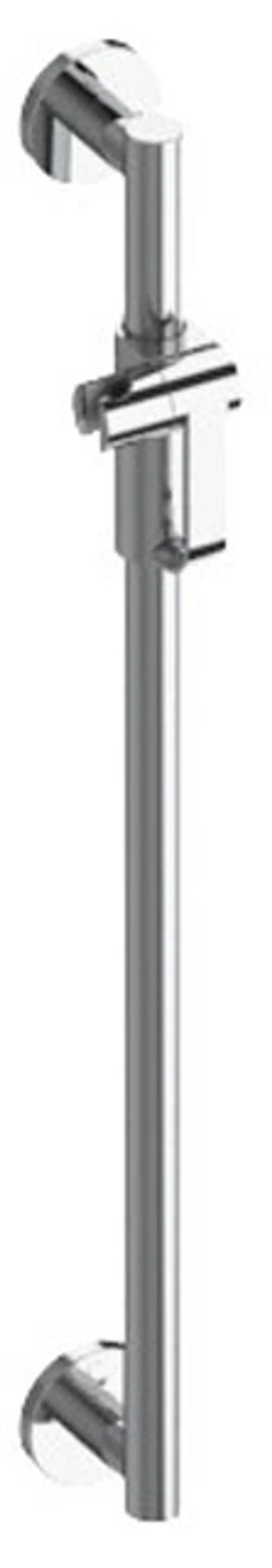 Verchromene Brausestange von Keuco mit Halterung und Schieber, geeignet für die Wandmontage, einfaches Design und funktionale Gestaltung.